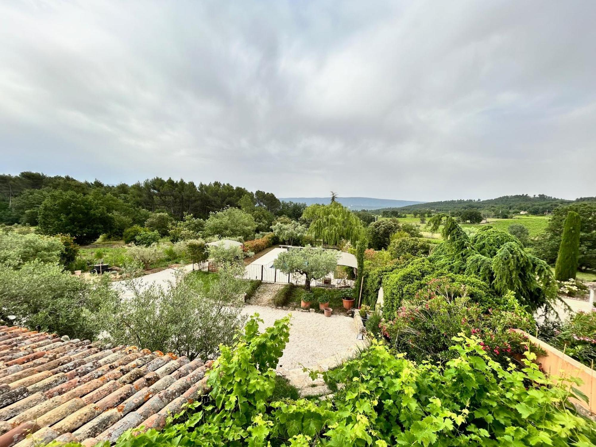 Les Cachots Hotel Roussillon  Exterior photo